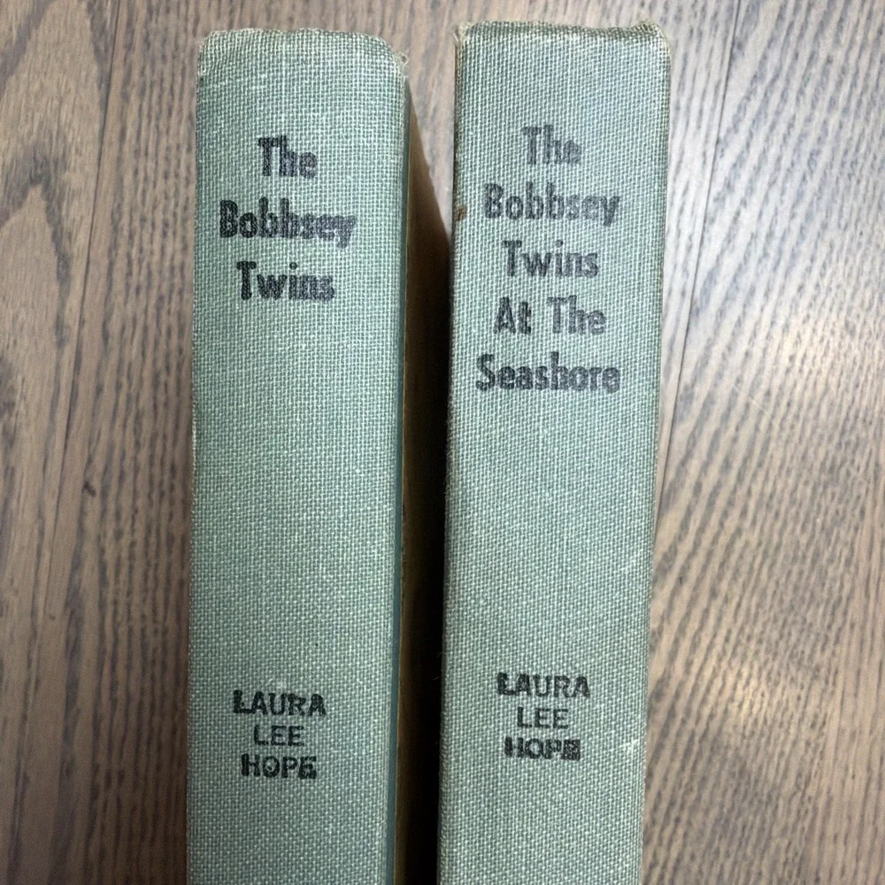 Lot of 2 Laura Lee‎ Hope THE BOBBSEY TWINS & At the Seashore Goldsmith